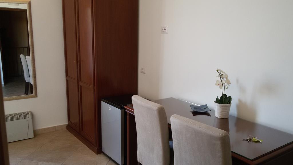 Mrs Julie Guesthouse Roma Quarto foto